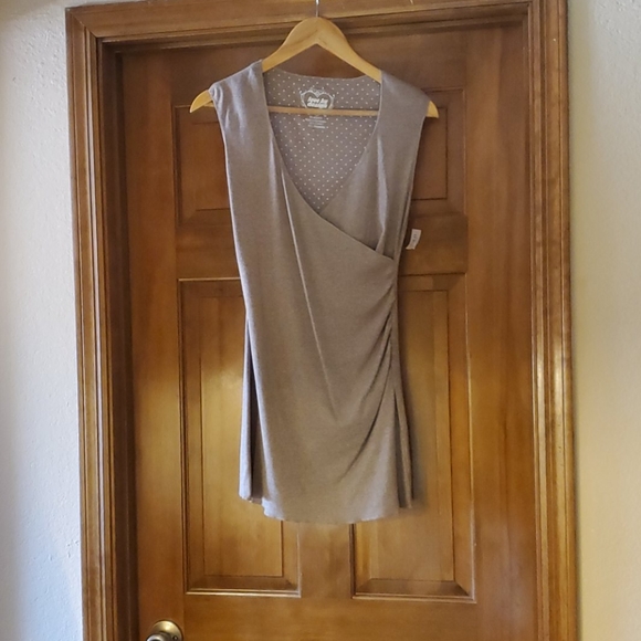 Dress - Picture 1 of 2